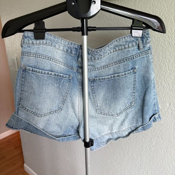 Forever 21 High Waist Light Wash Distressed Ripped Short Shorts Womens Size 28 - Picture 2 of 4